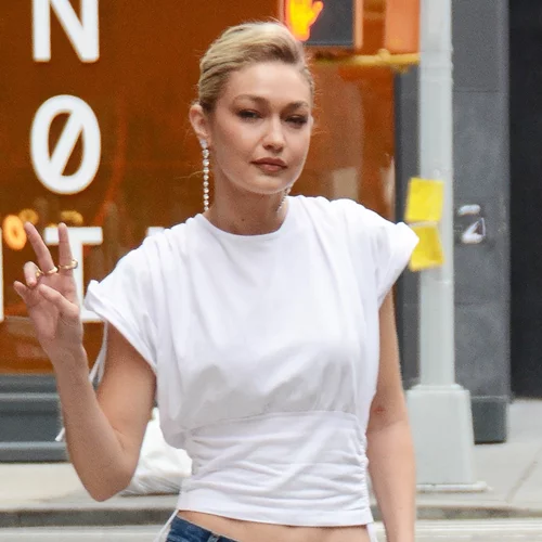Trend Alert | Η Gigi Hadid φόρεσε ήδη το it κραγιόν της άνοιξης