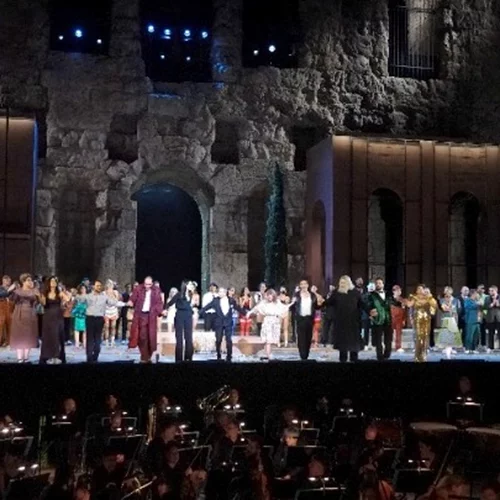 Με έναν αιχμηρό "Rigoletto" επέστρεψε η όπερα στο Ηρώδειο, έπειτα από τρία χρόνια