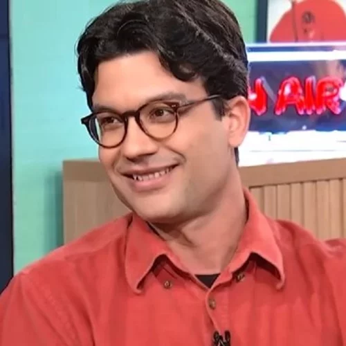 Δημήτρης Μπάκουλης: "Και παντρεύτηκα και έκανα μωρό και χώρισα - Όλα μαζεμένα να τελειώνουμε!"