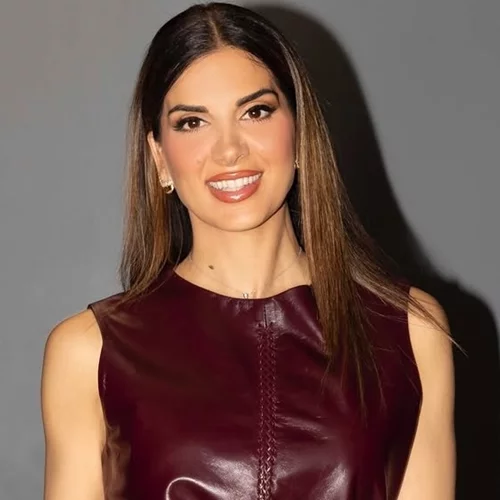 Office look με βερμούδα; Η Σταματίνα Τσιμτσιλή προτείνει τον ιδανικό τρόπο για να τη φορέσεις