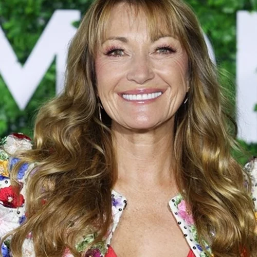 Η Jane Seymour κάνει διακοπές στην Ελλάδα και την αποθεώνει