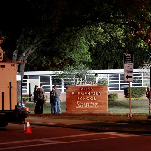 Σοκ από το μακελειό στο Τέξας: 18χρονος σκότωσε 19 μαθητές και δύο δασκάλους σε δημοτικό σχολείο [εικόνες - βίντεο]