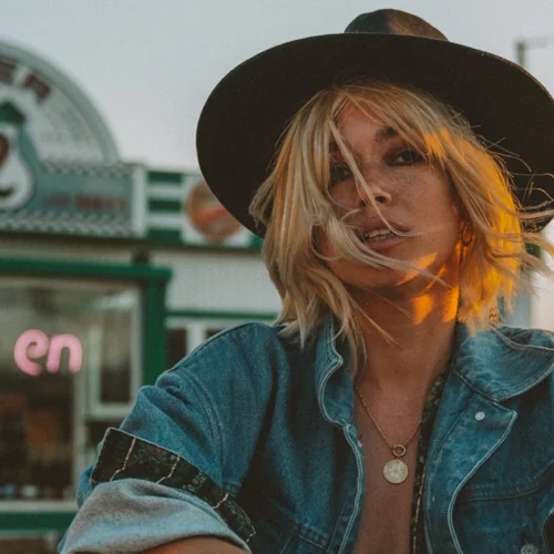 5 Ελληνίδες influencer σου δείχνουν πώς να ντυθείς κομψά το Πάσχα