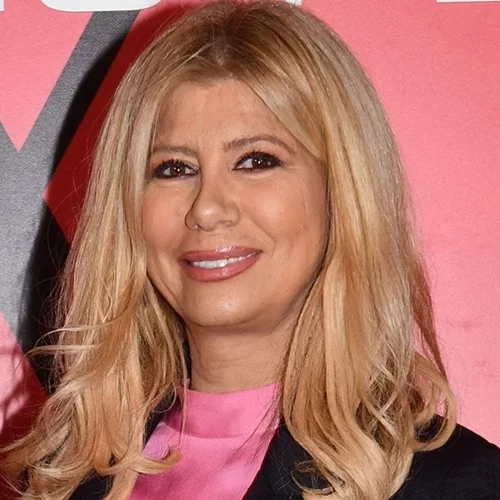 Η Ζήνα Κουτσελίνη σε σπάνια δημόσια εμφάνιση με την κατάξανθη κόρη της