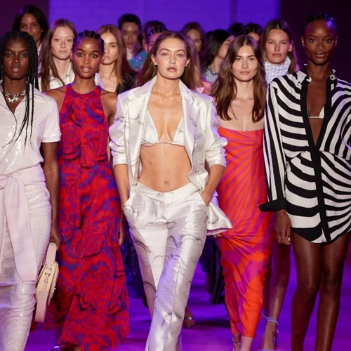 6 looks από τις ανοιξιάτικες πασαρέλες που αξίζει να αντιγράψεις