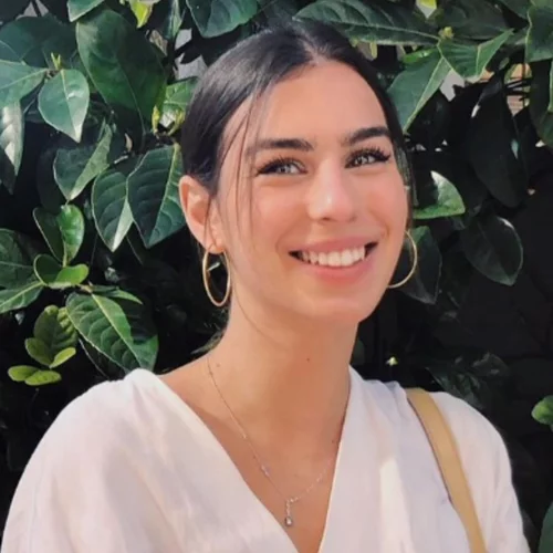 Όλγα Μιχαλοπούλου | Η αδερφή της Χρύσας Μιχαλοπούλου, συντρόφου του Λεωνίδα Κουτσόπουλου, είναι μία πανέμορφη ηθοποιός