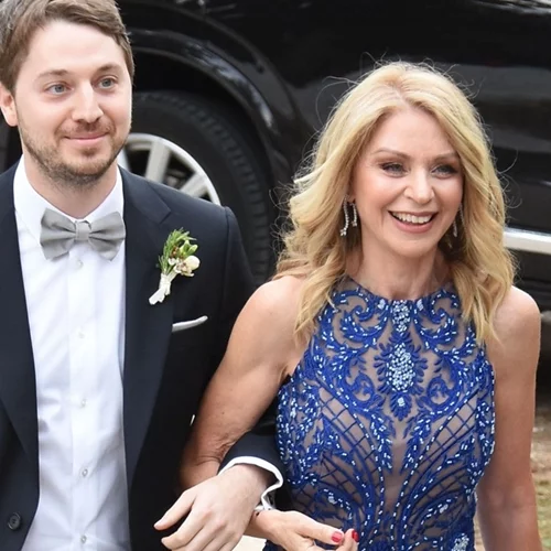 Χτενίσματα για τη μαμά της νύφης και του γαμπρού | 7 ιδέες από τις πιο κομψές Ελληνίδες celebrity μαμάδες