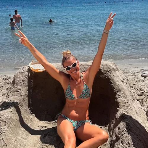 Περήφανη για την ψαριά της η Μαριέττα Χρουσαλά | Οι νέες περιπέτειες στη Μύκονο