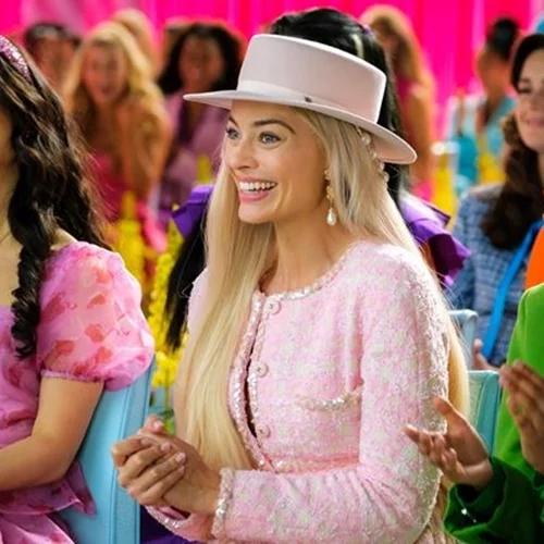 Τα Chanel looks της Barbie