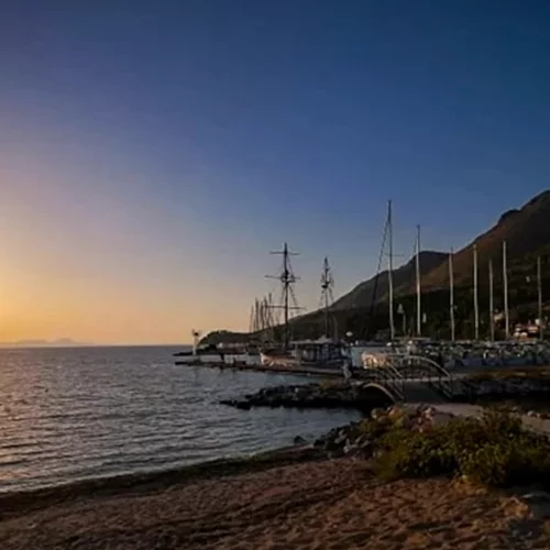 Αίθριος καιρός σήμερα με τοπικές μπόρες - Πότε έρχεται ο μίνι φθινοπωρινός καύσωνας