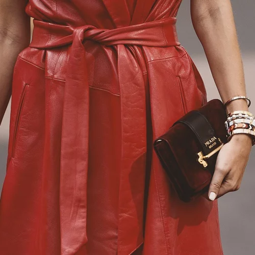 10 μανικιούρ που δείχνουν πιο κομψά σε κοντά νύχια