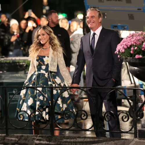 And Just Like That | Οι σκηνές του Chris Noth στο Παρίσι που κόπηκαν μετά τις καταγγελίες για σεξουαλική κακοποίηση