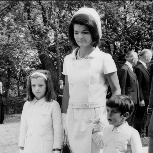 Jackie Kennedy, μια ζωή σαν μυθιστόρημα