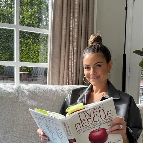 Μαρία Μενούνος | Μας ανοίγει το "ατελείωτο" μπάνιο της