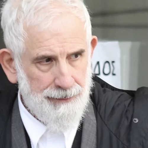 Τα χειρόγραφα μηνύματα από Παπούλια-Παπαχαραλάμπους που ανατρέπουν τα δεδομένα στη δίκη Φιλιππίδη