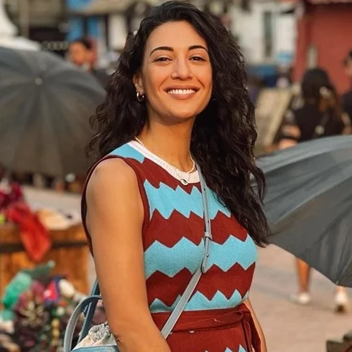 Ο έρωτας της πηγαίνει πολύ | Η ανανεωμένη εμφάνιση της Ευγενίας Σαμαρά