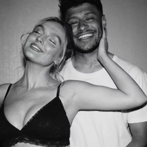 Perrie Edwards | Η pop star είναι έγκυος στο πρώτο της παιδί