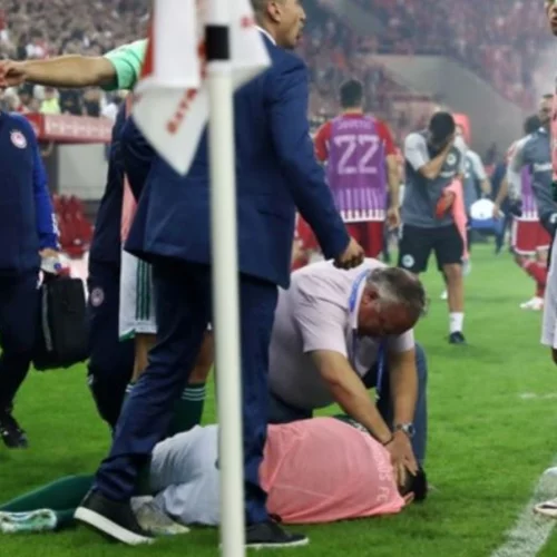 Βίντεο ντοκουμέντο: Η στιγμή που η κροτίδα σκάει στο γήπεδο και ο Χουάνκαρ πέφτει στο έδαφος