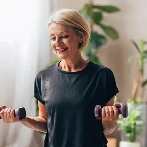 Είσαι μετά τα 50; Αυτά τα 8 λάθη σε εμποδίζουν να χάσεις κιλά