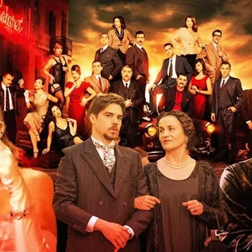 Σε ποιες παραστάσεις και θέατρα θα δεις τους πρωταγωνιστές των νέων ελληνικών σειρών