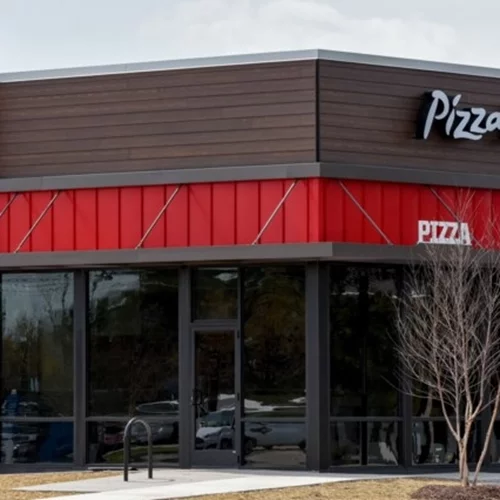 Η Pizza Hut επιστρέφει στην Ελλάδα - Πού θα λειτουργήσει το πρώτο κατάστημα