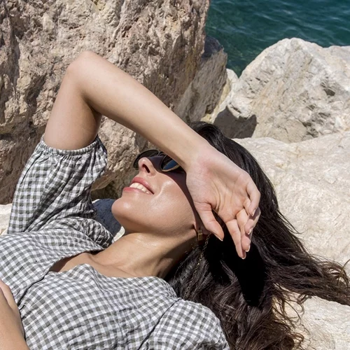 Φυσικά vs χημικά φίλτρα | Η Beauty Director εξηγεί πώς να επιλέξεις το σωστό αντηλιακό για εσένα