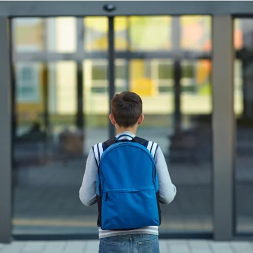 Σχολικός εκφοβισμός | Επιστρέφουν οι πενθήμερες αποβολές μαθητών στα σχολεία