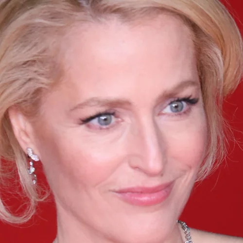 Η αντίδραση της Gillian Anderson στα σχόλια του πρίγκιπα Harry για το "The Crown"