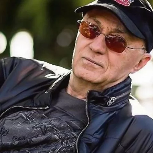 Ο Νίκος Μαστοράκης αποχαιρετά την αδελφή του Τζένη που έφυγε | Κοιτάζω κάθε μέρα το viber να δω το πρωινό σου μήνυμα