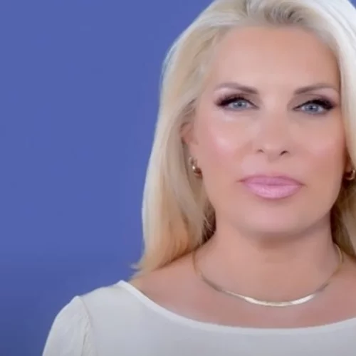 Aide-mémoire | Χρειάζονται 30 χρόνια για την κορυφή και 30 λεπτά για την αποκαθήλωση