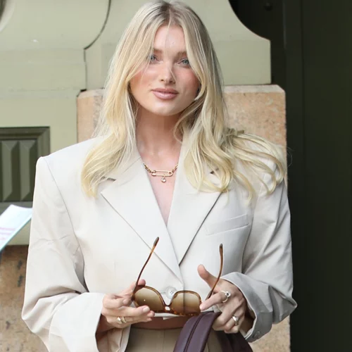 Η Elsa Hosk δημιούργησε το απόλυτο look της άνοιξης με τρία κομμάτια που έχεις ήδη στη ντουλάπα σου