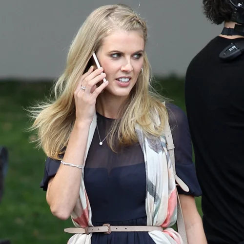 Μαντίλια, καπέλα, ζώνες & γυαλιά ηλίου | Τα ωραιότερα ανοιξιάτικα αξεσουάρ