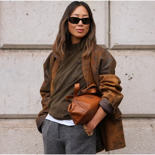 Το καφέ είναι το χρώμα της χρονιάς | Όλοι οι τρόποι για να το φορέσεις κομψά