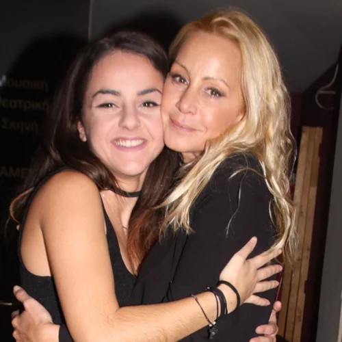 Συγκλονίζει η περιγραφή της Μάρθας Κουτουμάνου για τις τελευταίες στιγμές του Βλάσση Μπονάτσου | "Παραπατούσε, για πτώτη φορά έχασα την ψυχραιμία μου"