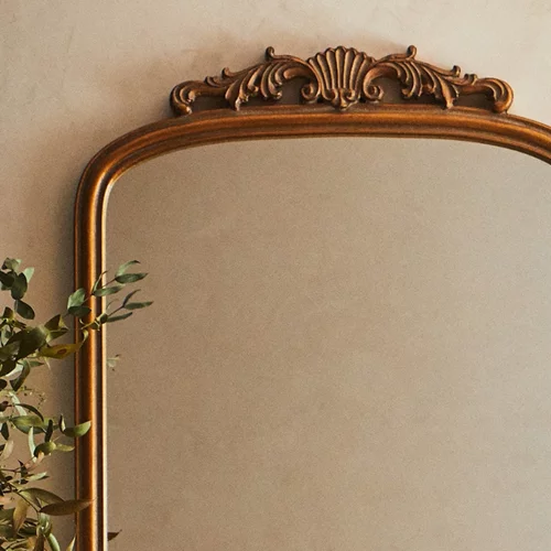 Ο καθρέφτης από Zara Home που θα μεταμορφώσει το σαλόνι σου
