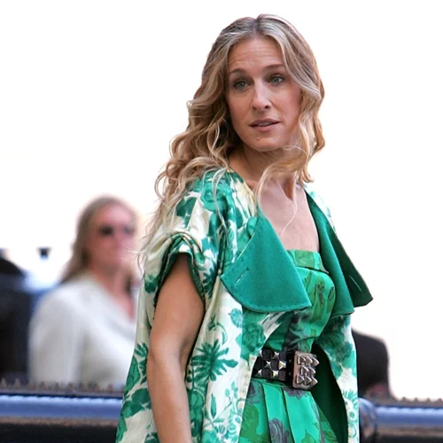Editorial | Πώς επηρέασε το στιλ μας η Carrie Bradshaw - Γιατί μας εμπνέει ακόμα;