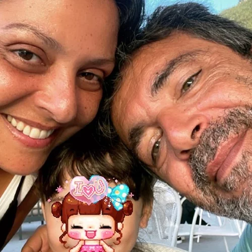 Βασιλική Ανδρίτσου - Νίκος Συμεωνίδης | Σπάνια φωτογραφία με τη 2,5 ετών κόρη τους, Ανθένια