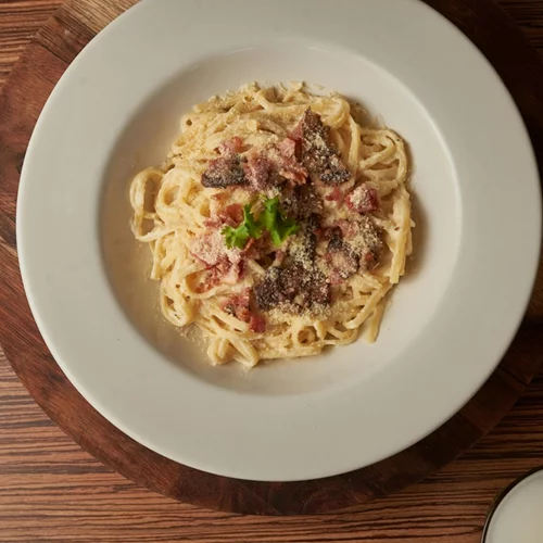 Πανεύκολη καρμπονάρα φούρνου με 9 υλικά