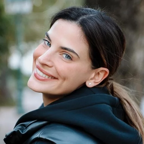 5 Ελληνίδες celebrities προτείνουν τα πιο cute χτενίσματα για το γυμναστήριο