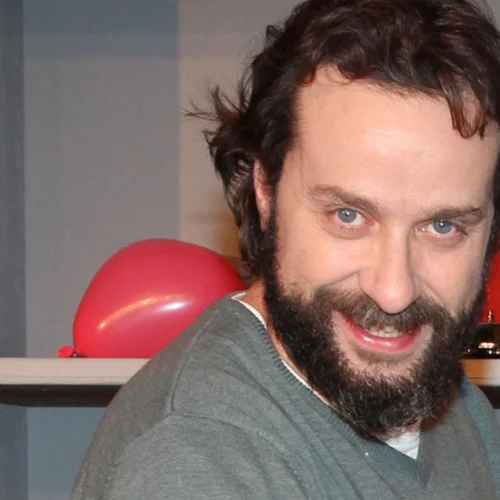 Ζήσης Ρούμπος - Mήνυμα "γροθιά" για την πατριαρχία: "Να πάτε ψυχανάλυση μάγκες - Από άντρες, να γίνεται άνθρωποι"