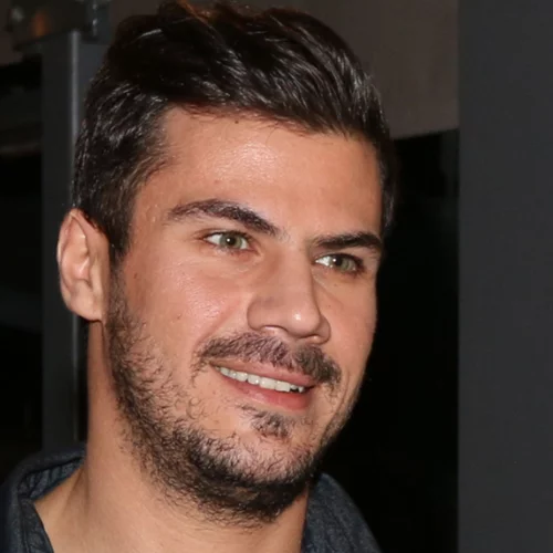 Άκης Πετρετζίκης | Μόλις επιβεβαίωσε πως θα γίνει μπαμπάς (pic)