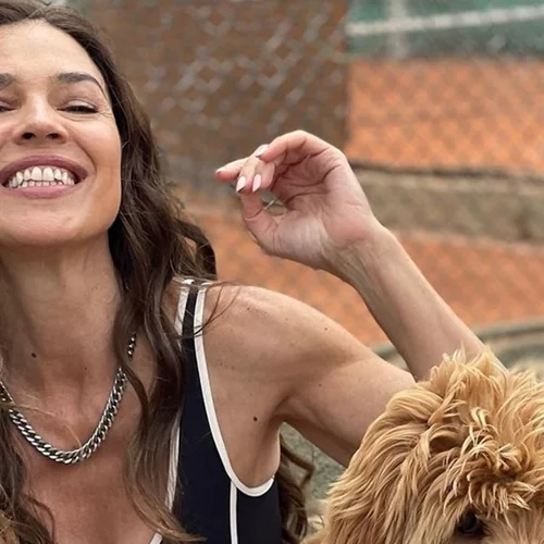 Εντυπωσιακή και καλλίγραμμη με λεοπάρ μπικίνι | Η Ναταλία Δραγούμη πόζαρε πάνω σε σκάφος