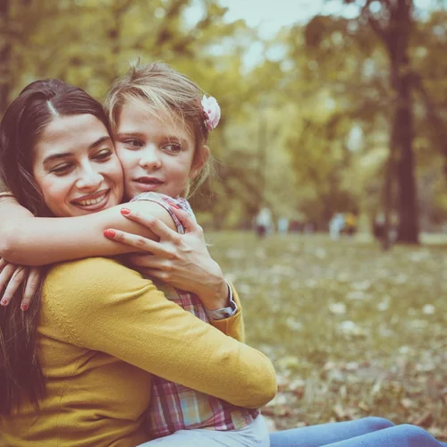 Γονείς υπό πίεση | Πώς να μεγαλώνουμε τα παιδιά χωρίς ενοχές και άγχος για τα οικονομικά μας