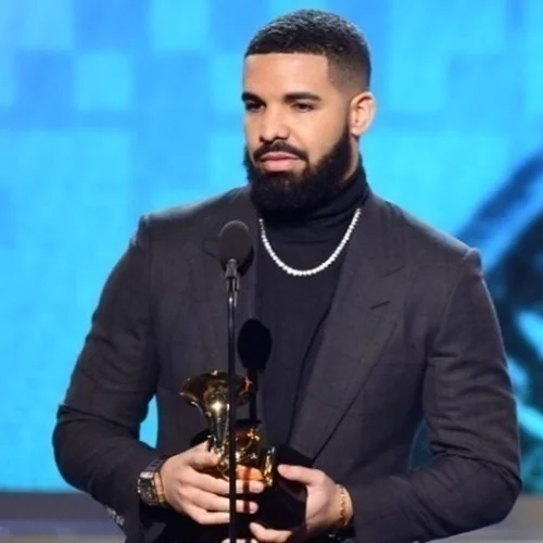 O Drake είναι ο αγοραστής δαχτυλιδιού του Tupac Shakur που πωλήθηκε ένα εκατ. δολάρια