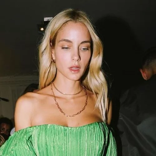 H φωτογραφία που θα βάλουμε στο ψυγείο μας | Η Δούκισσα Νομικού ποζάρει με crop top και τα λόγια είναι περιττά