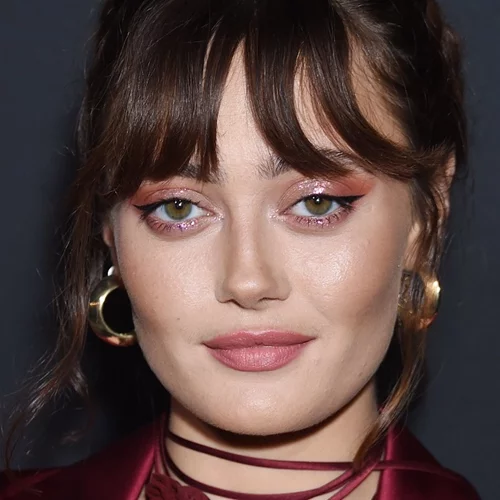 7 μπορντό mascaras που αναδεικνύουν υπέροχα τα καστανά και πράσινα μάτια