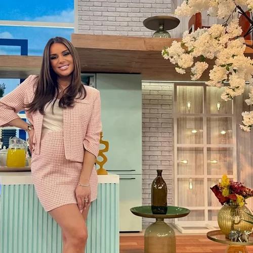 Ελένη Τσολάκη | Μας καλωσορίζει στο δωμάτιο του γιου της