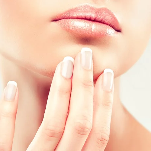 TikTok Hack | Πώς να φτιάξεις μόνη σου το τέλειο γαλλικό μανικιούρ σε 5 μόλις λεπτά