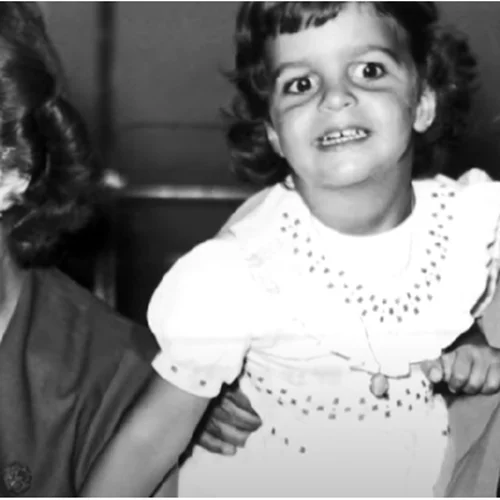 Η οικογένεια Ωνάση σε ένα ασπρόμαυρο καλοκαιρινό throwback στην θαλαμηγό "Χριστίνα"