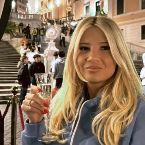 Φαίη Σκορδά | Απολαμβάνει τη μακαρονάδα της στη Ρώμη